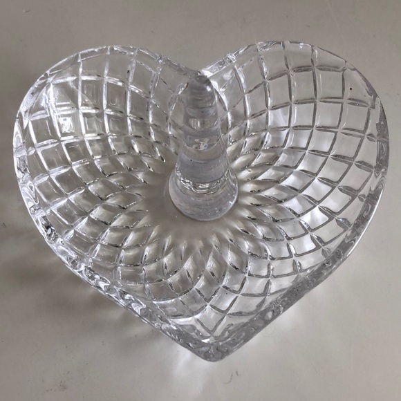 Crystal Cut Heart Shaped Jewlery Holder Trinket Dish 4 1/2” x 4” approx Glass - Picture 5 of 10